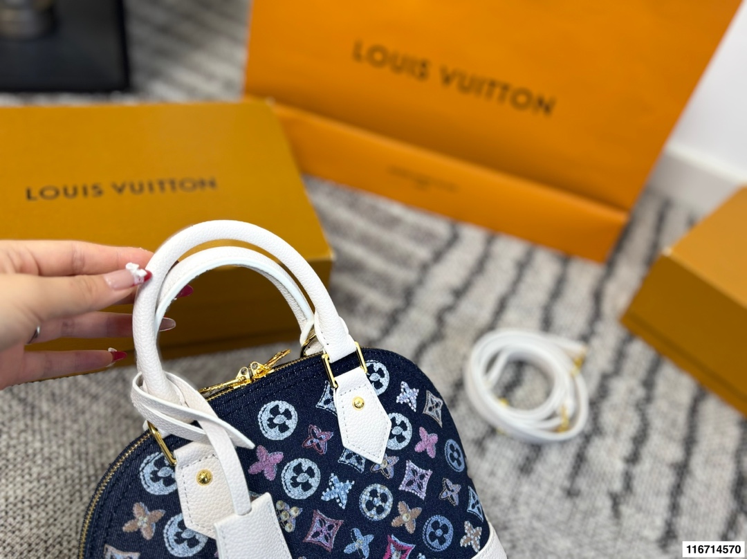 Louis Vuitton p155 25 17 Alma BB Bag