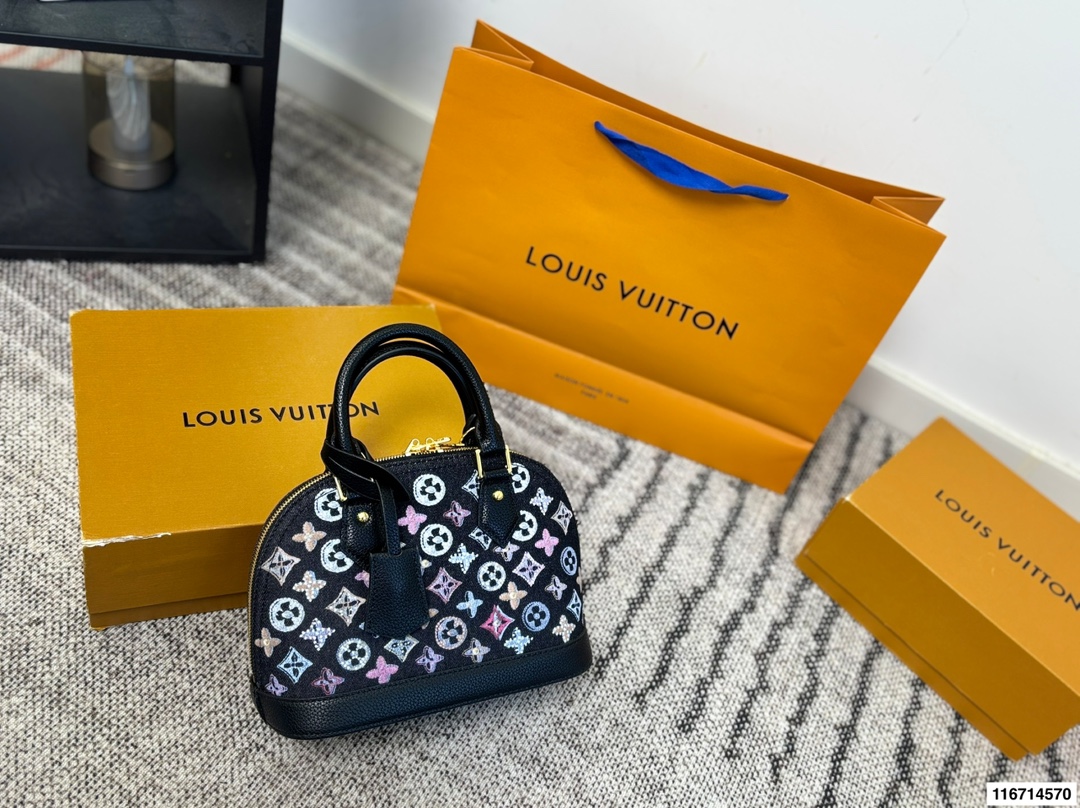 Louis Vuitton p155 25 17 Alma BB Bag