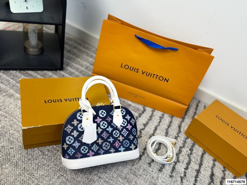 Louis Vuitton Alma Bb Bag 25 x 17 cm editorial product context 3