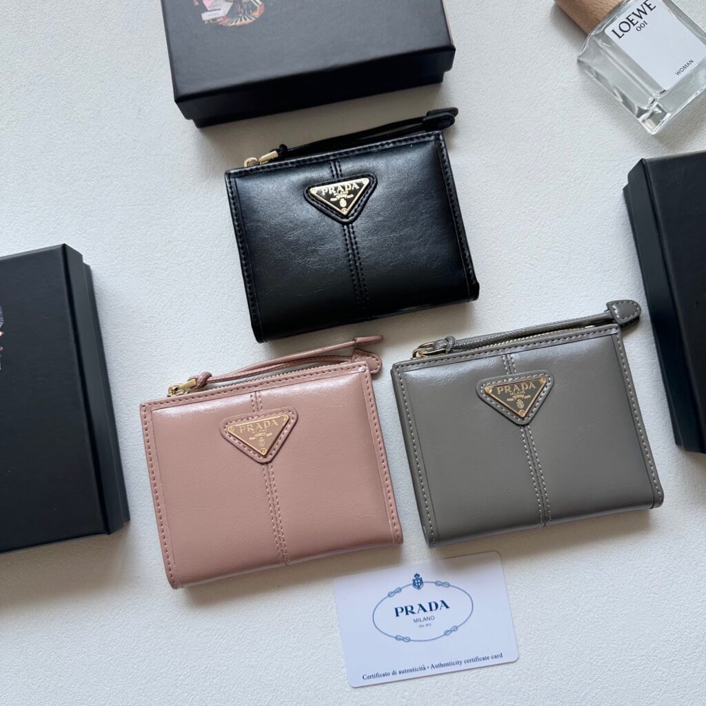 Prada Black Leather Wallet 11 x 10 cm editorial product context 1