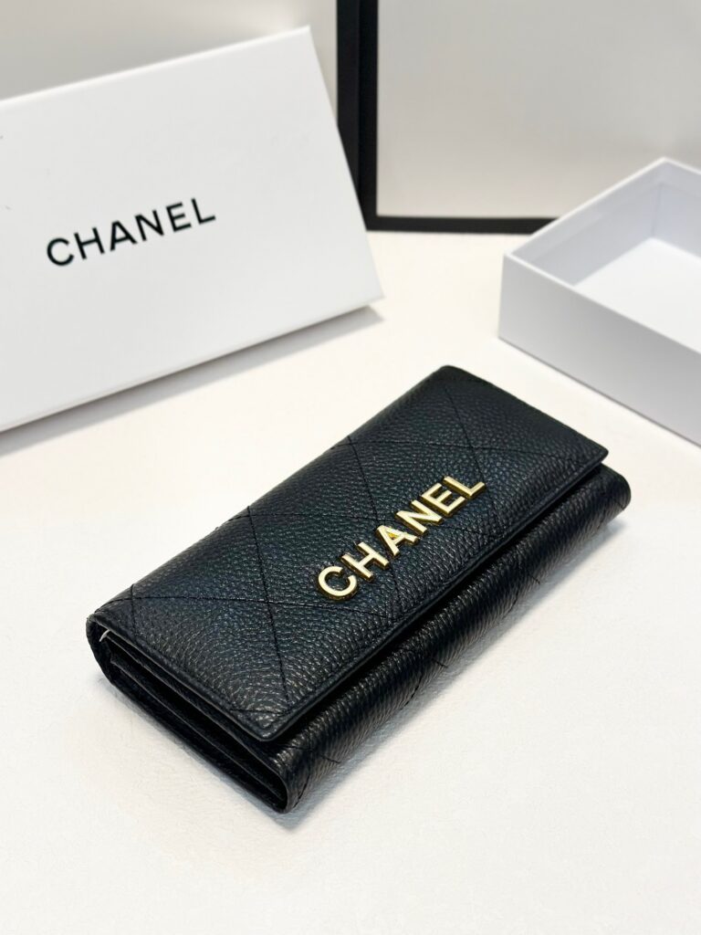 Chanel Black Leather Wallet 19 x 10 cm editorial product context 2