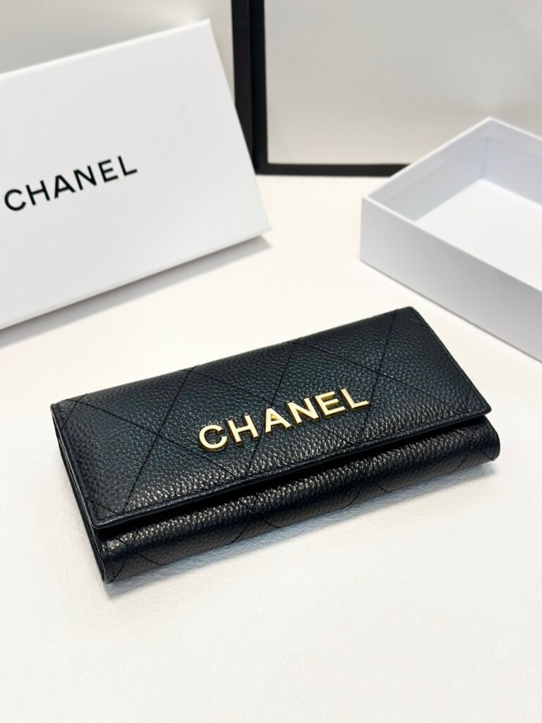 Chanel Black Leather Wallet 19 x 10 cm editorial product context 1