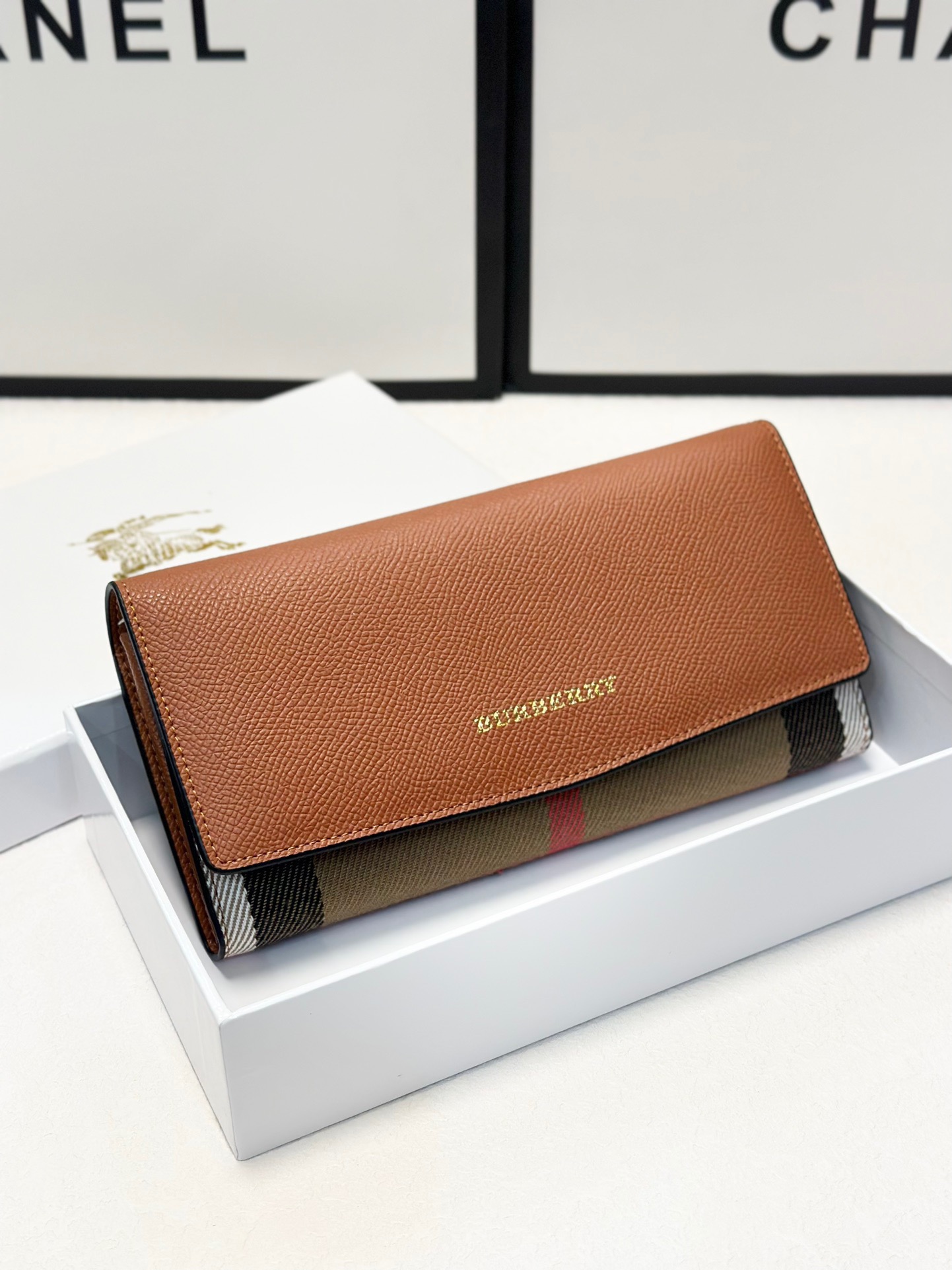 Burberry P90 X10 Black 19 10 Bag 19 x 10