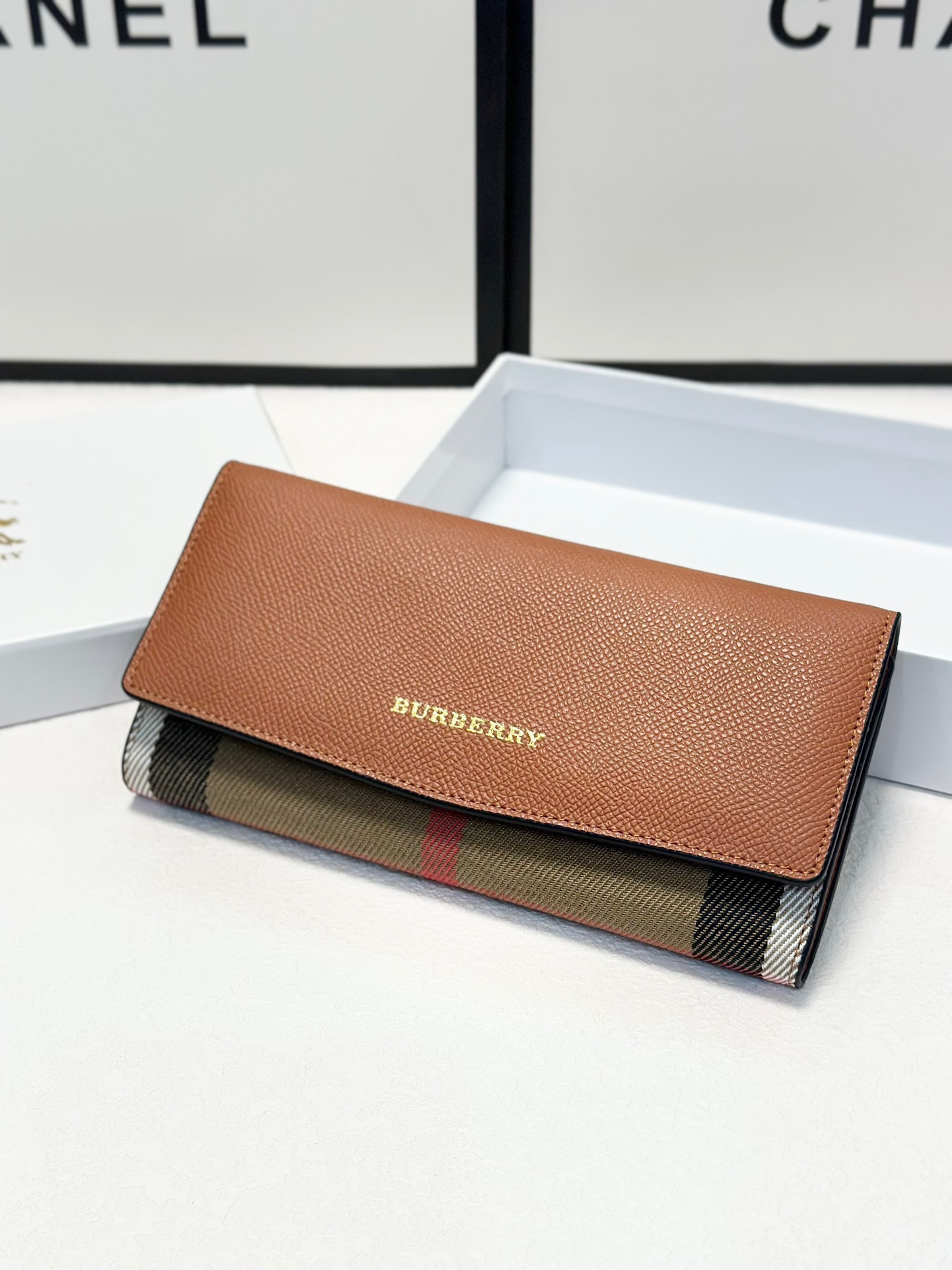 Burberry P90 X10 Black 19 10 Bag 19 x 10