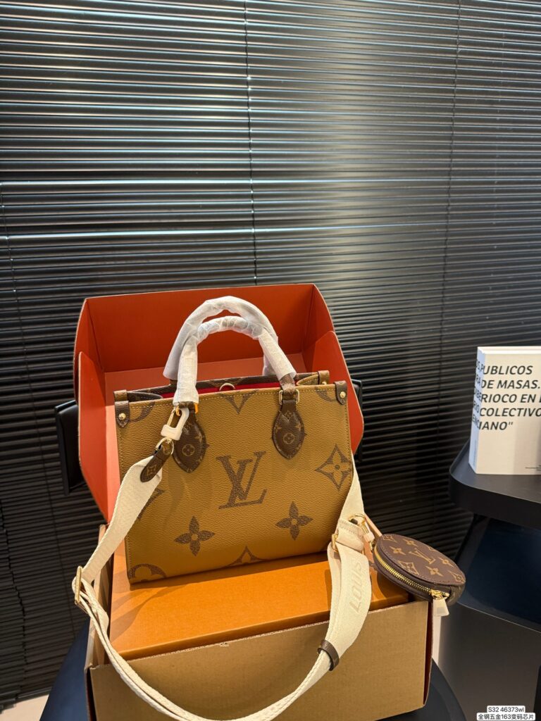 Louis Vuitton Onthego Tote Bag editorial product context 3
