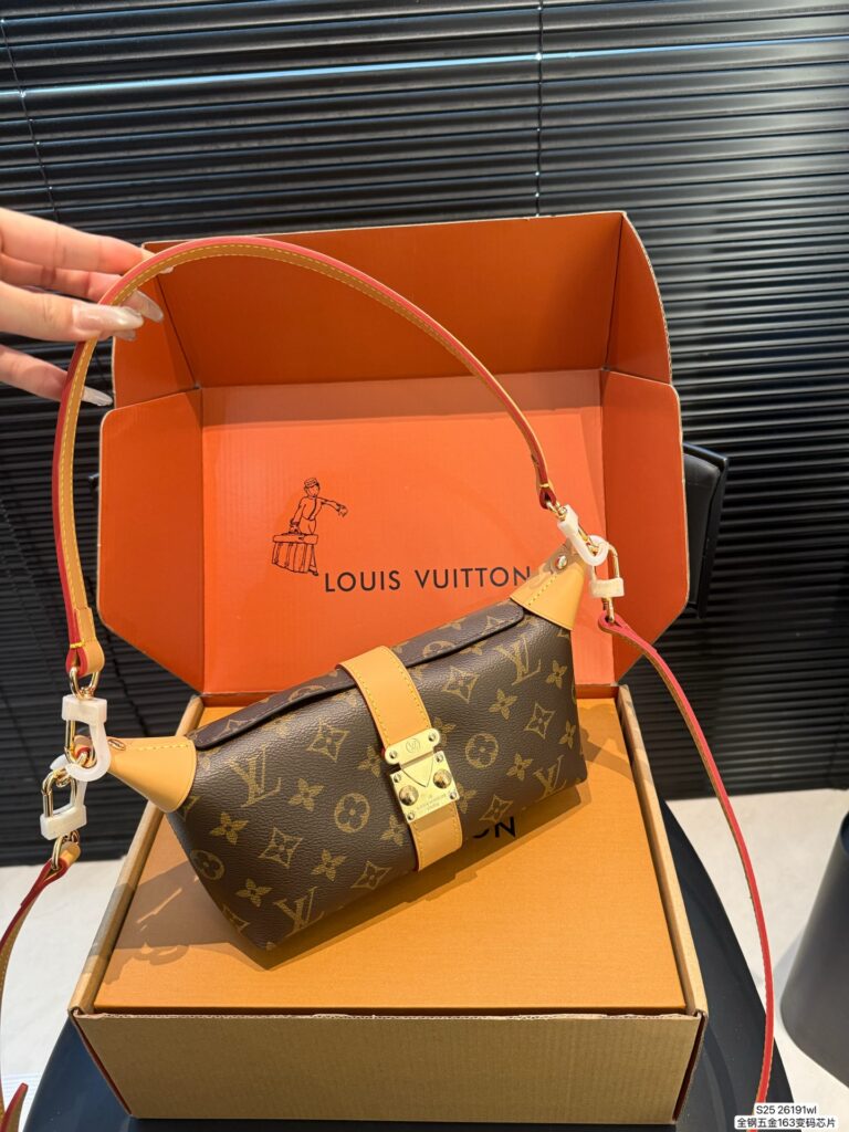Louis Vuitton P160 163 20 12 Crossbody Bag editorial product context 2