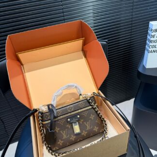 Louis Vuitton P165 163 19 12 Includes BOX Bag Bags