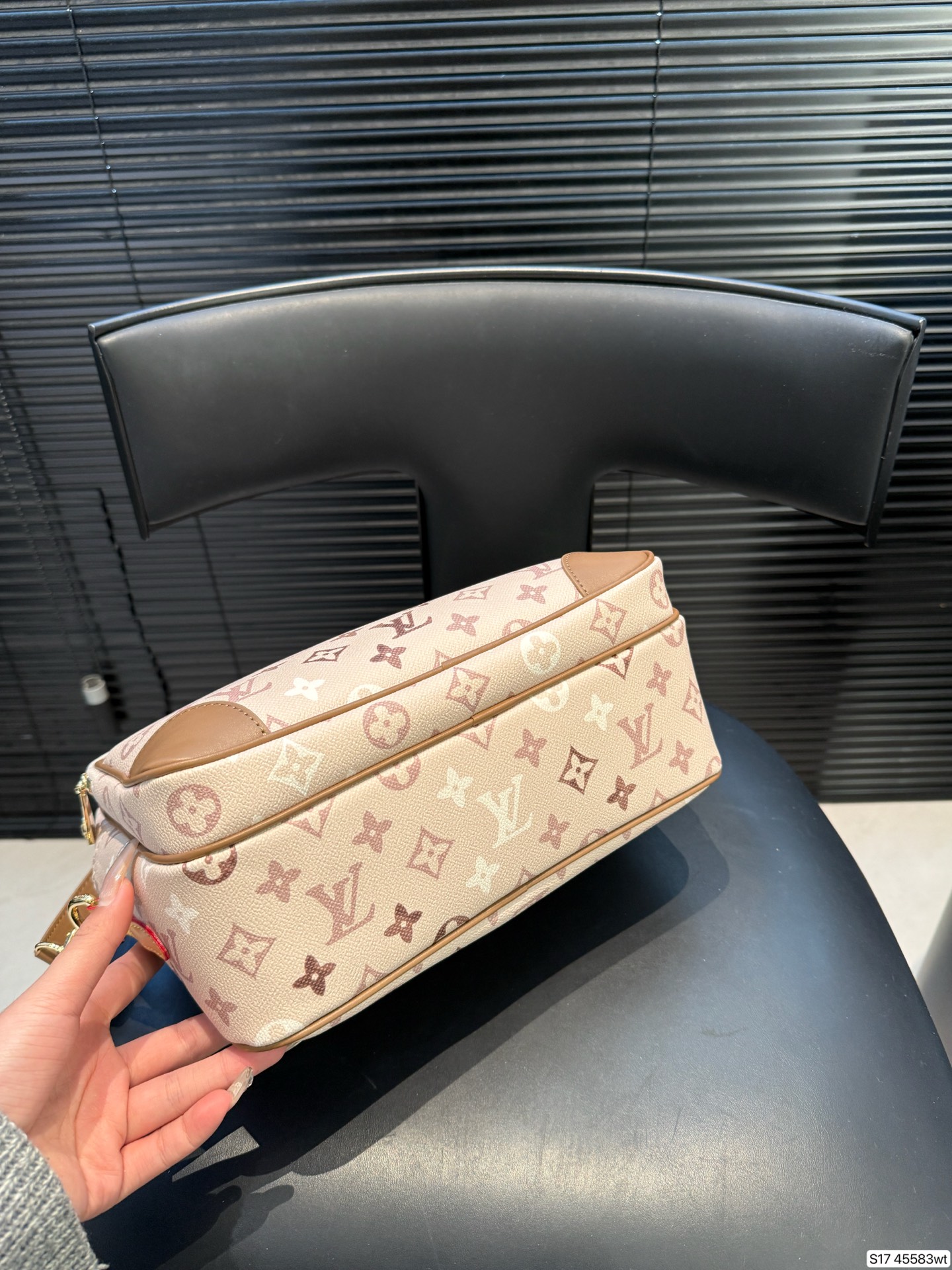Luxury P120Lv METIS 26 20 Handbag