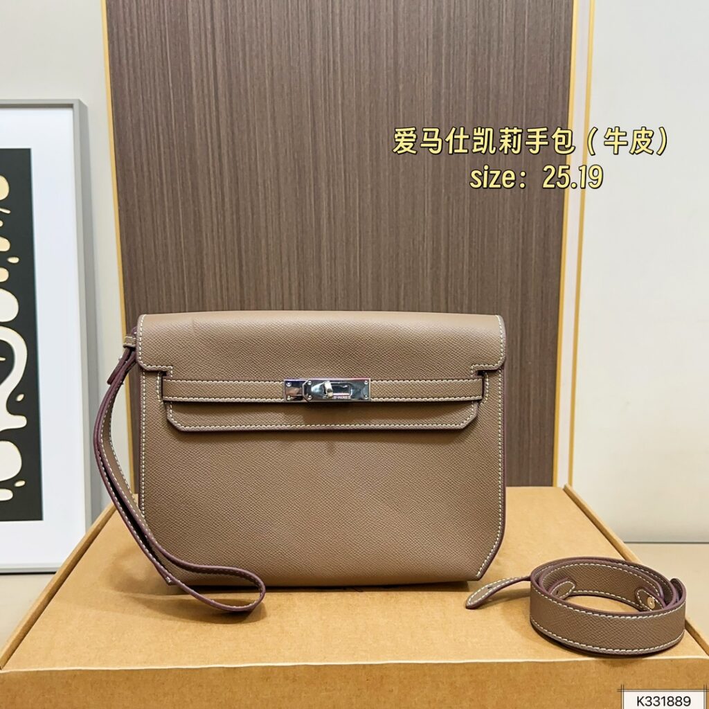 Hermes Kelly Depeches Leather Clutch 25 x 19 cm editorial product context 3
