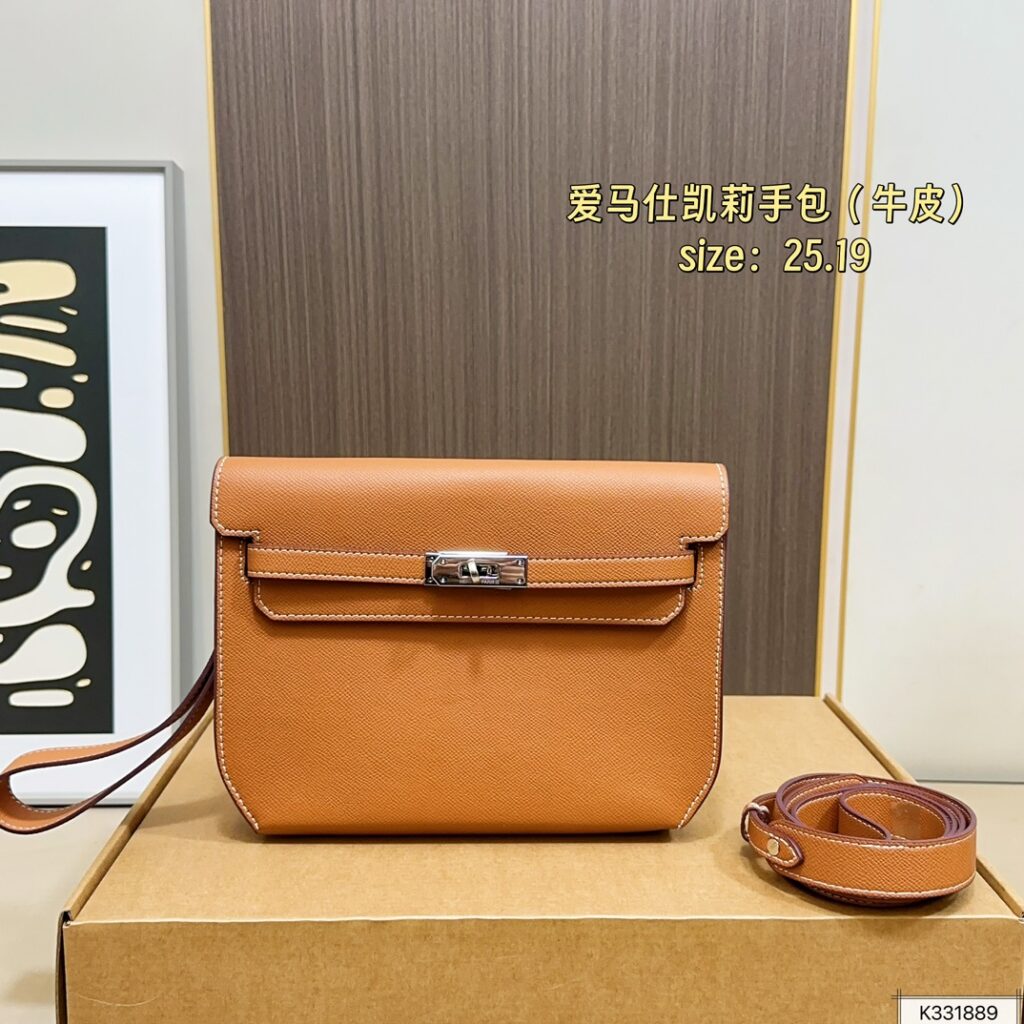 Hermes Kelly Depeches Leather Clutch 25 x 19 cm editorial product context 2