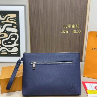 Louis Vuitton 90 30 22 Clutch