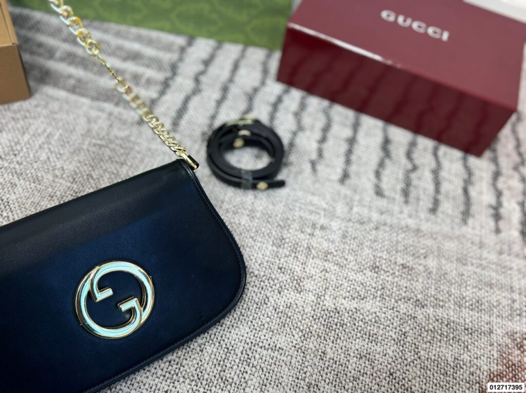 Gucci Blondie Logo Bag editorial product context 2