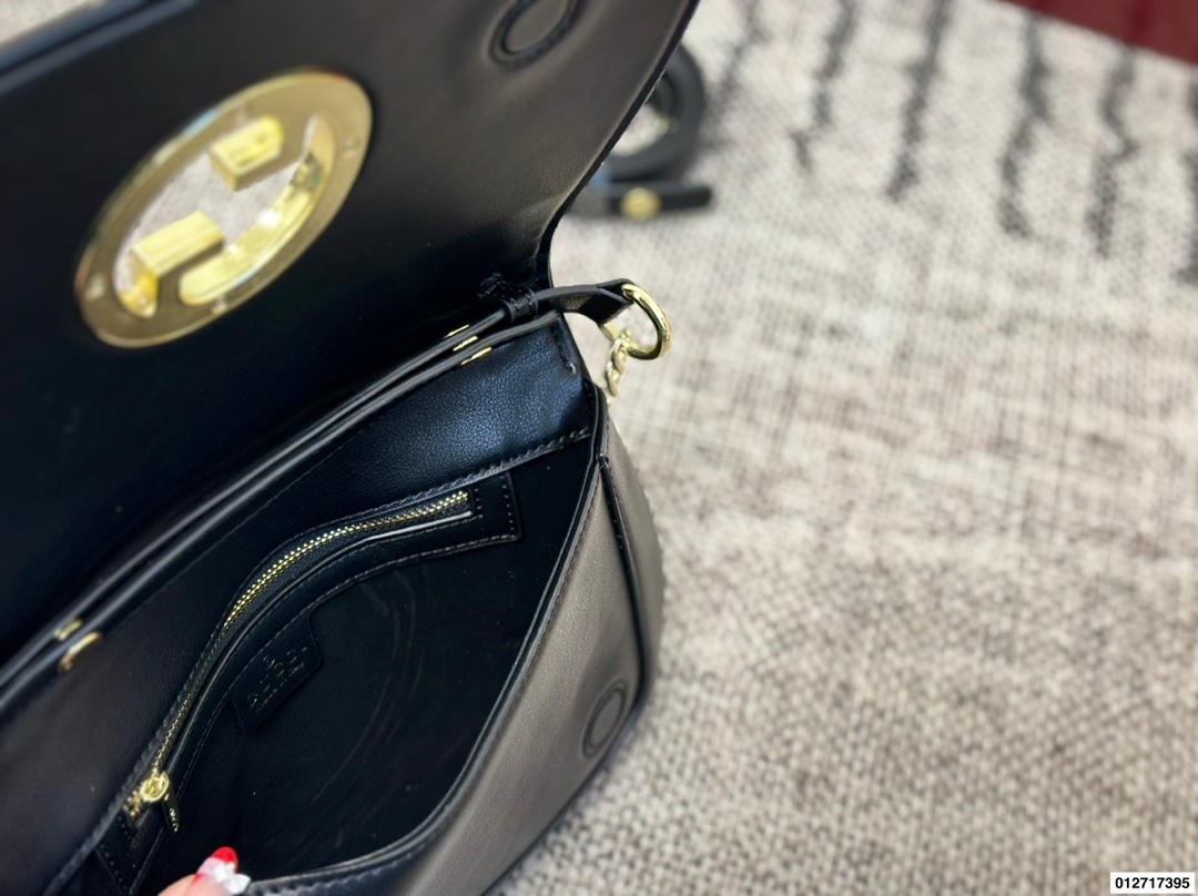 Gucci p140 Blondie logo 28 18 Bag