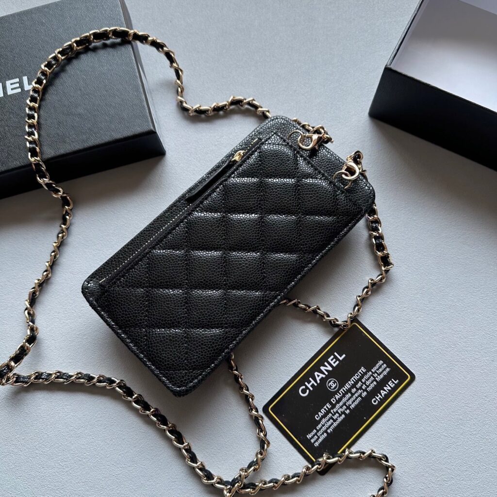 Chanel Black Leather Bag 18 x 11 cm editorial product context 3