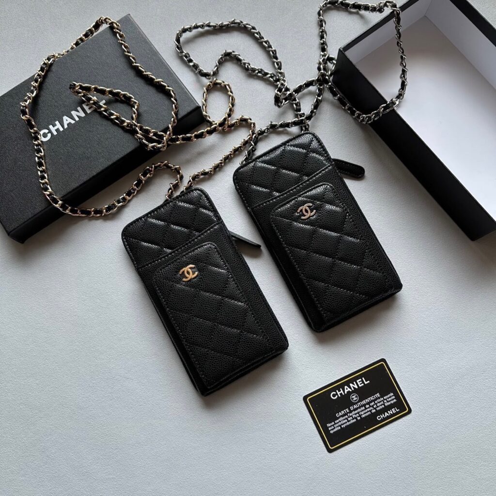 Chanel Black Leather Bag 18 x 11 cm editorial product context 1