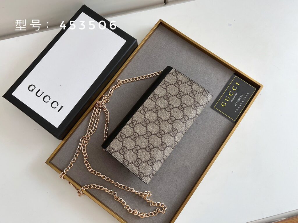 Designer P100 GUCCl 19 10 Bag 19 x 10.5 x editorial product context 3