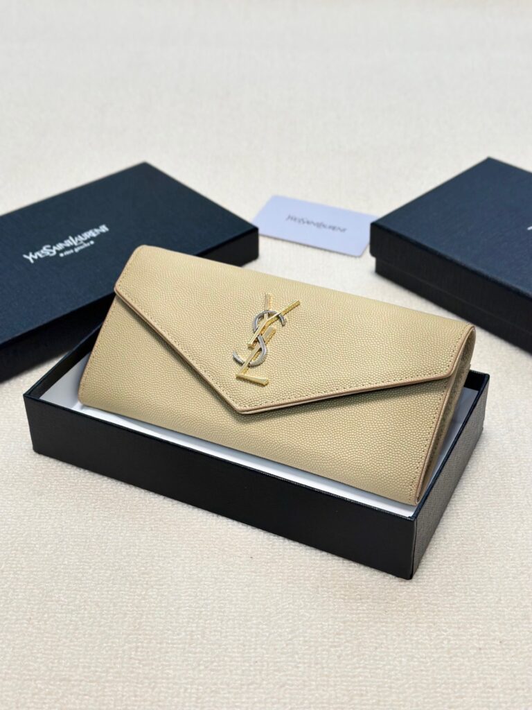 Saint Laurent Black Leather Bag 19 x 10 cm editorial product context 3