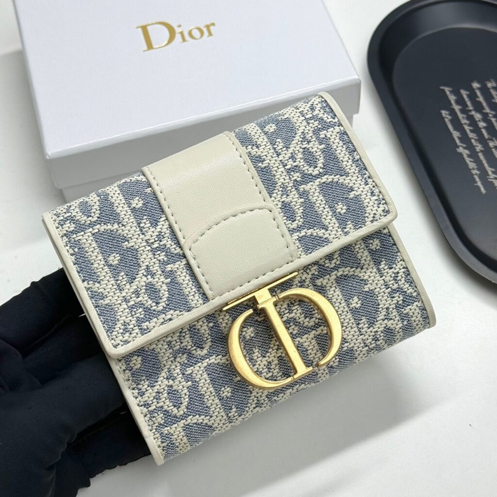 Dior Black Leather Wallet 11 x 10 x 2 cm editorial product context 2