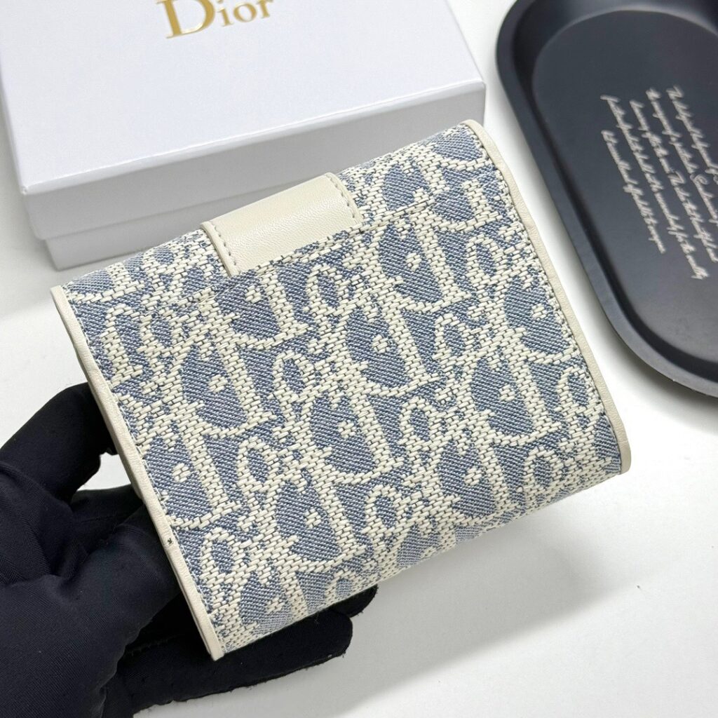 Dior Black Leather Wallet 11 x 10 x 2 cm editorial product context 3