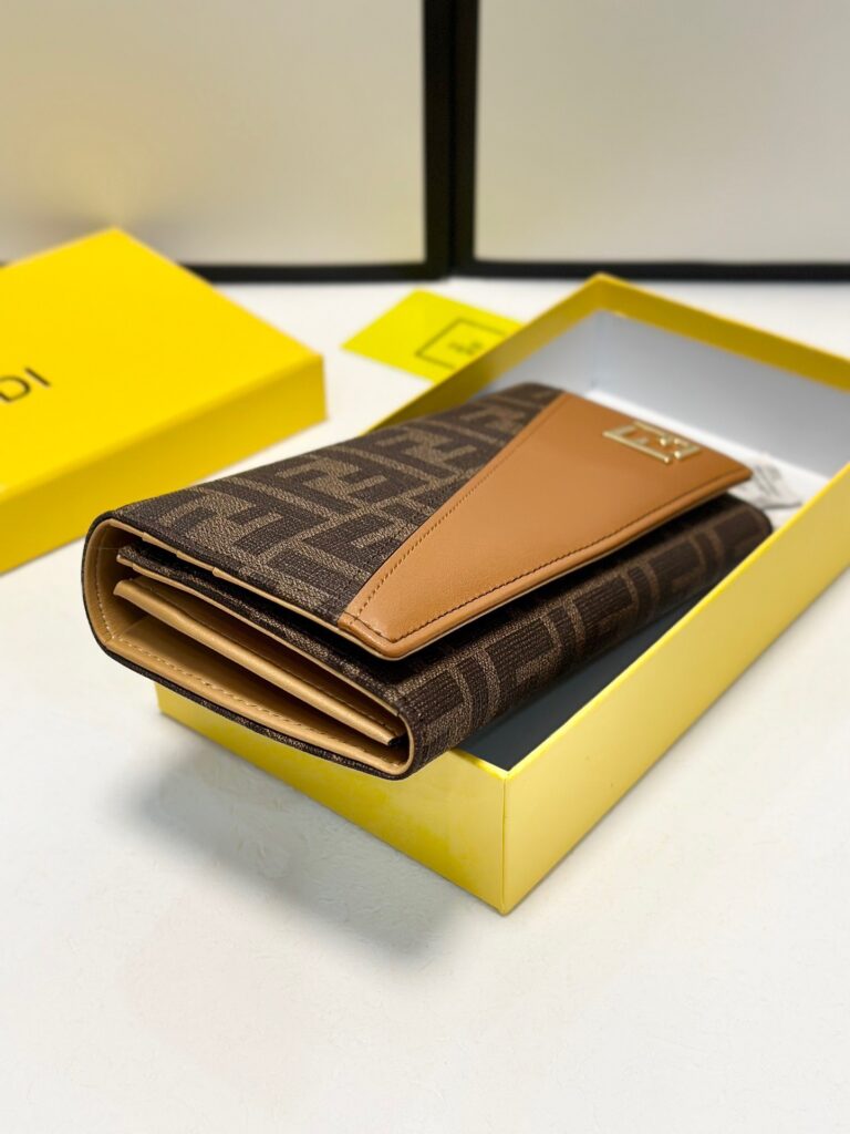 Fendi Black Leather Wallet 19 x 10 cm editorial product context 3