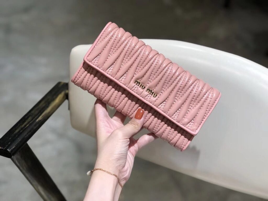 Miu Miu Black Leather Bag 19 x 10 cm editorial product context 2