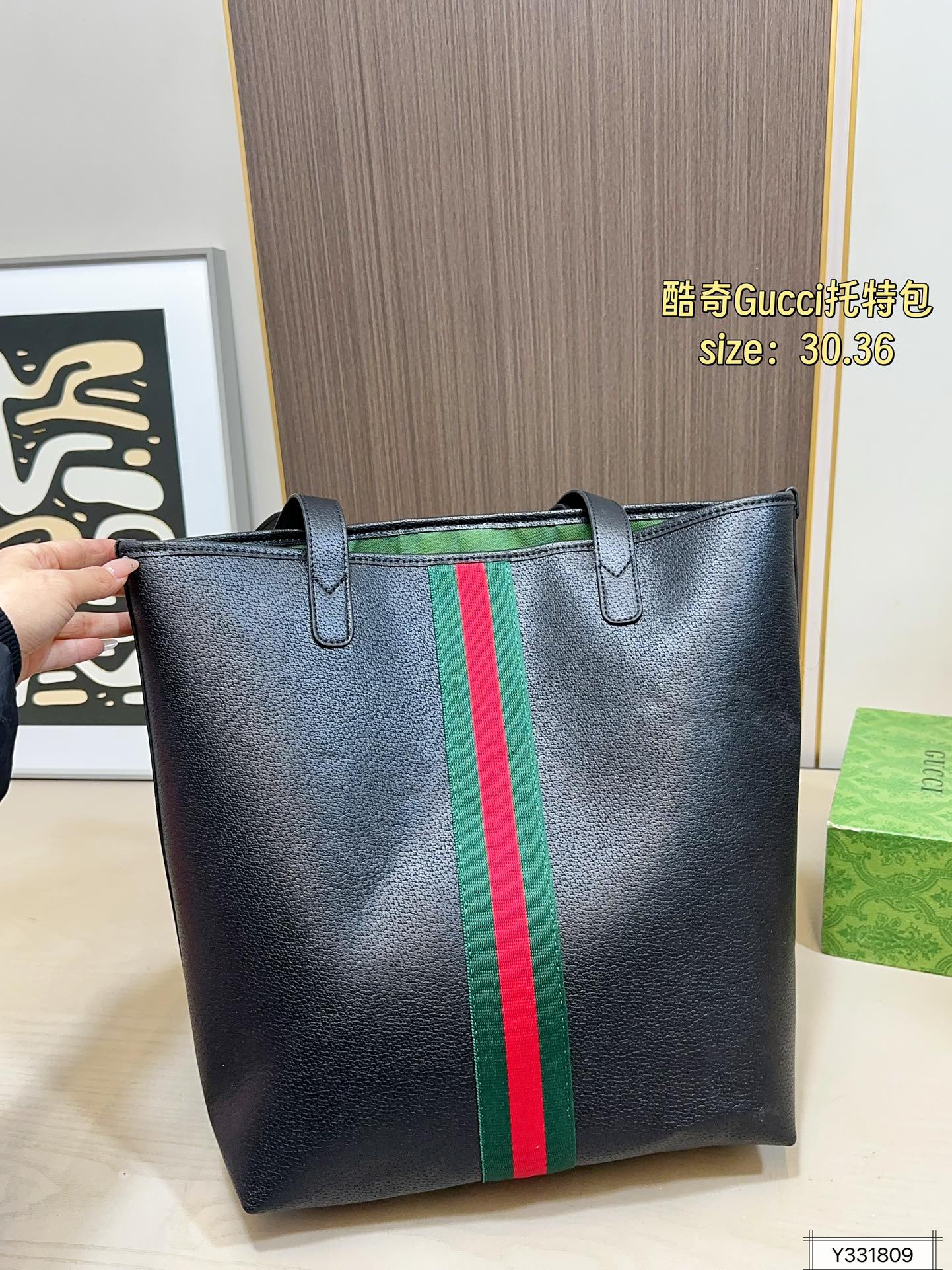 Gucci 110 30 36 Giglio Tote Bag