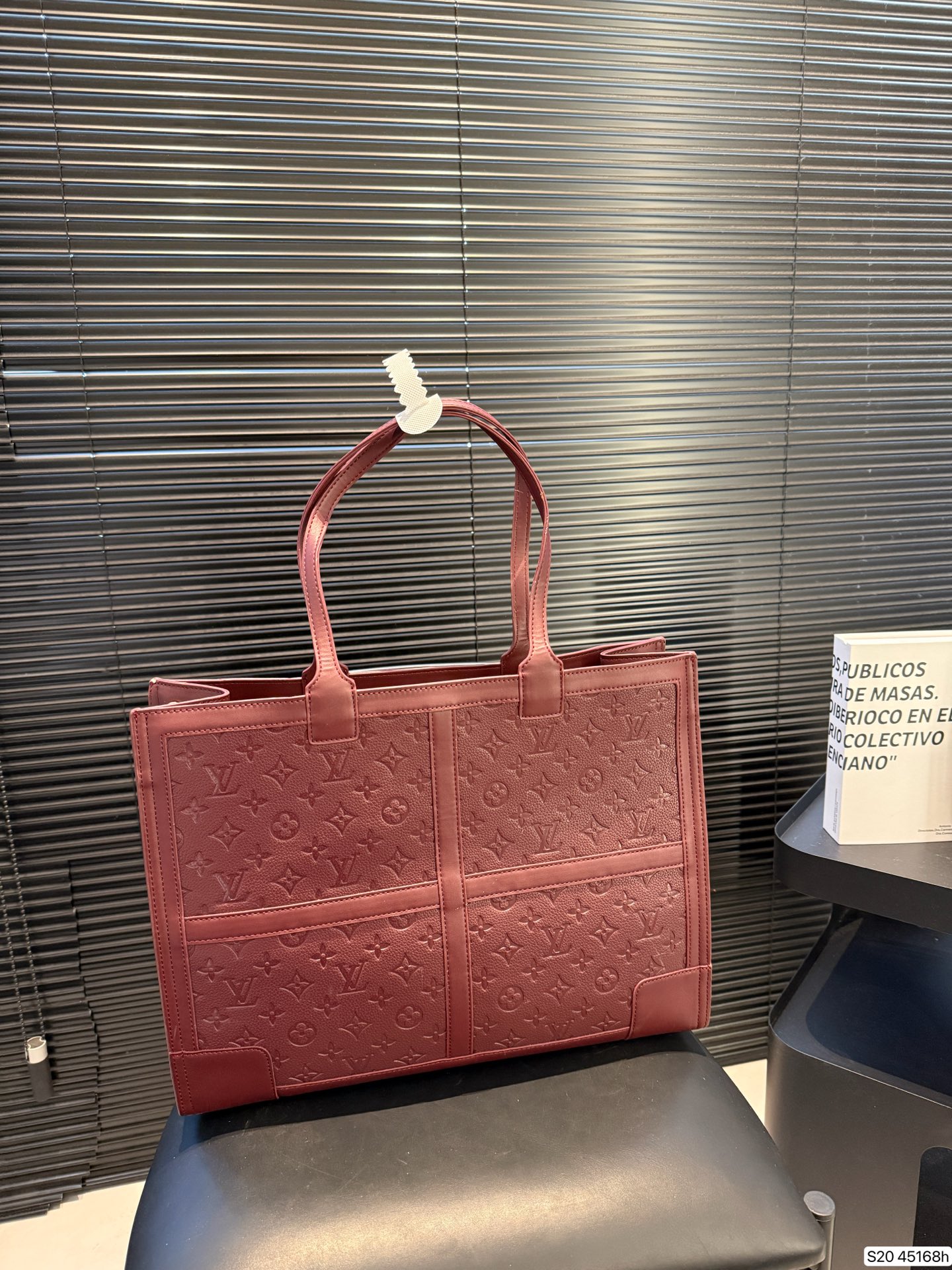 Louis Vuitton P135 42 33 Tote Bag