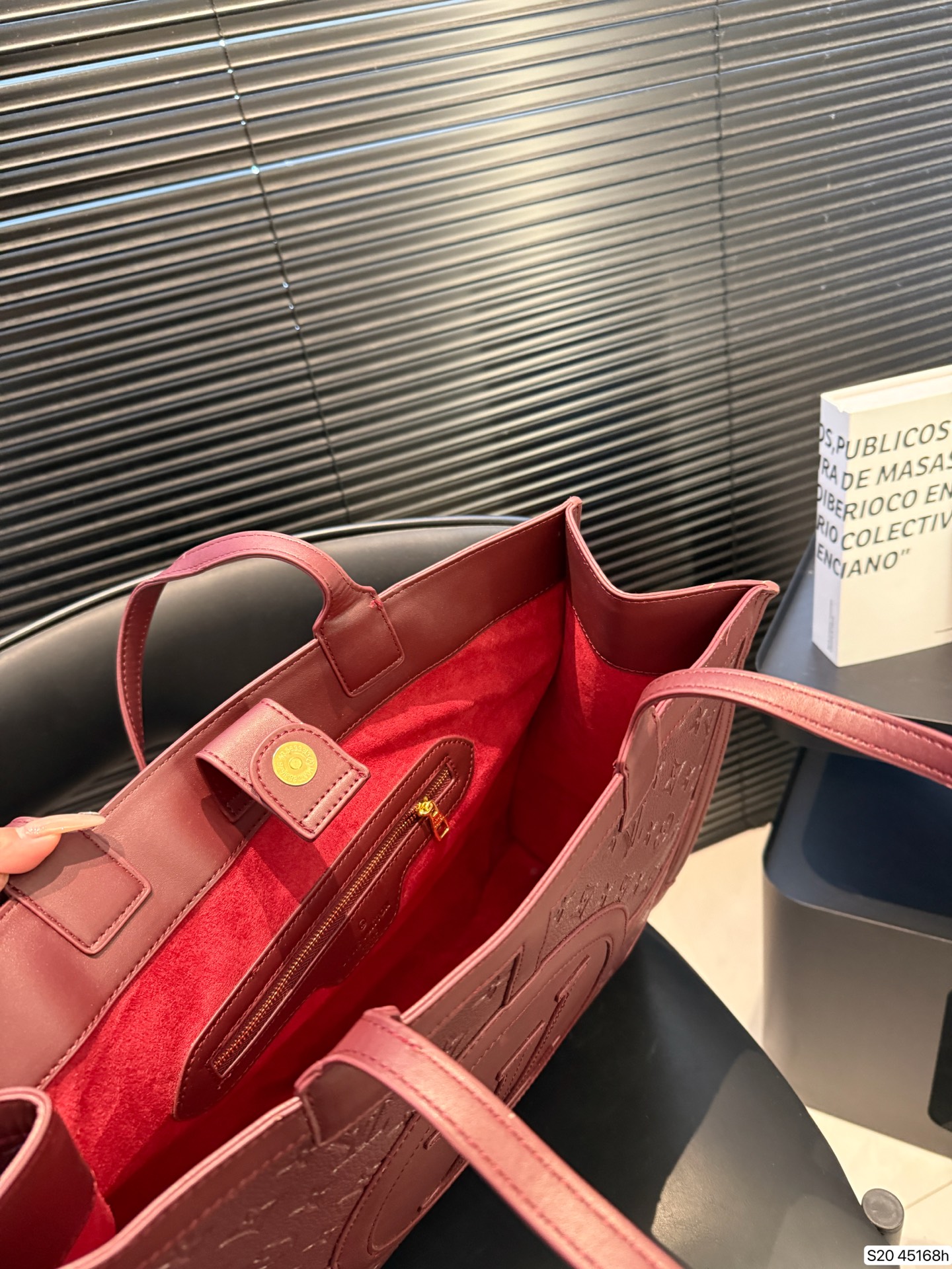 Louis Vuitton P135 42 33 Tote Bag
