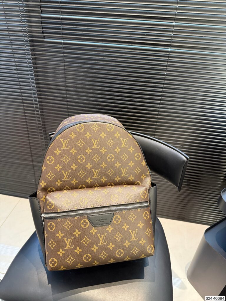 Louis Vuitton Logo Nice Backpack editorial product context 2