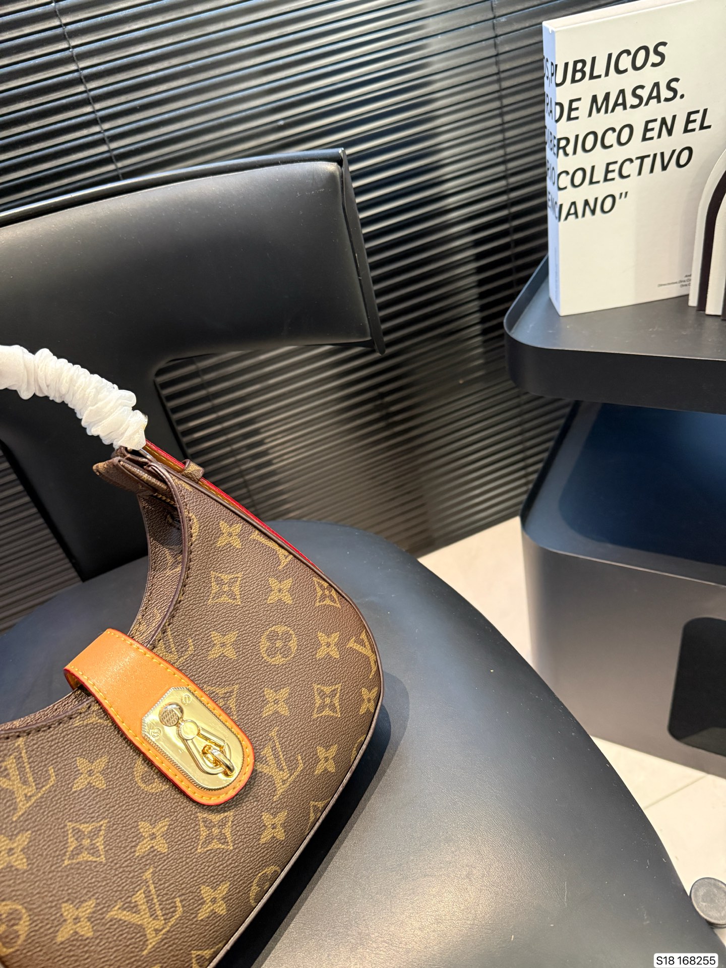Louis Vuitton P125 21 12 Handbag