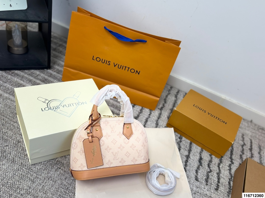Louis Vuitton P135 24 17 Bag