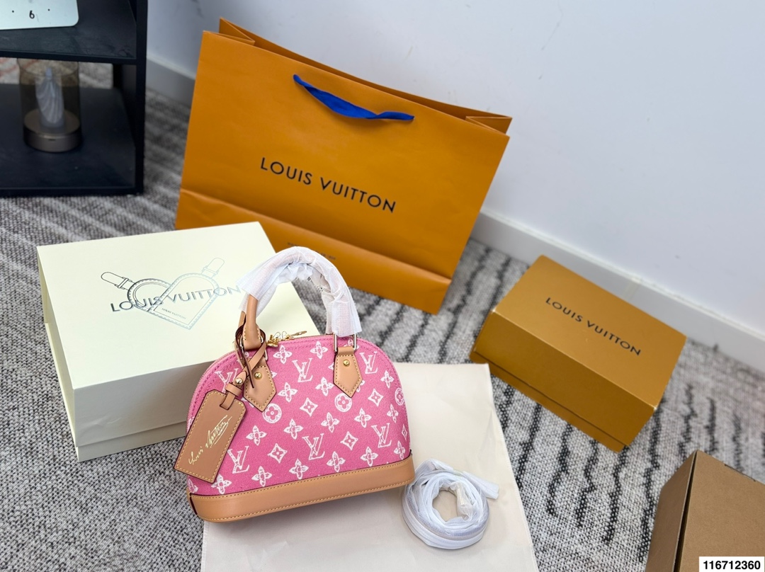 Louis Vuitton P135 24 17 Bag