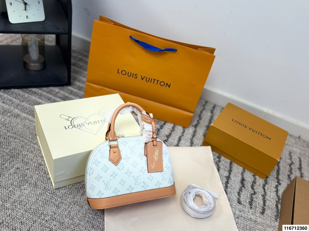 Louis Vuitton P135 24 17 Bag