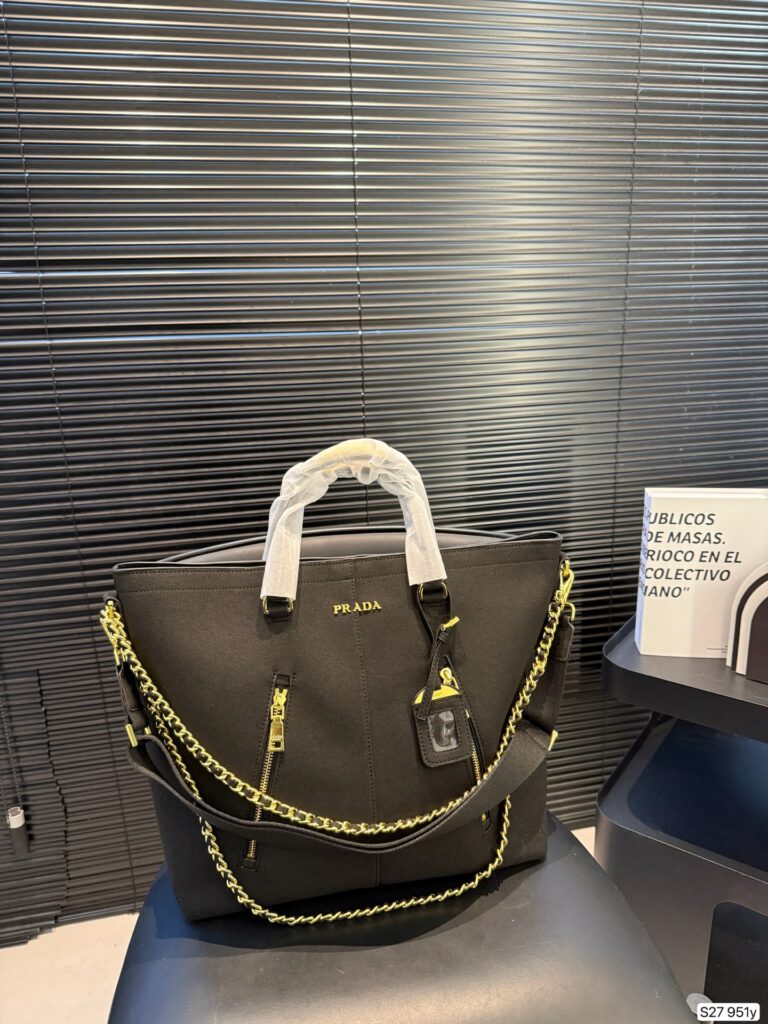 Prada P170 33 32 951 Tote Bag editorial product context 1
