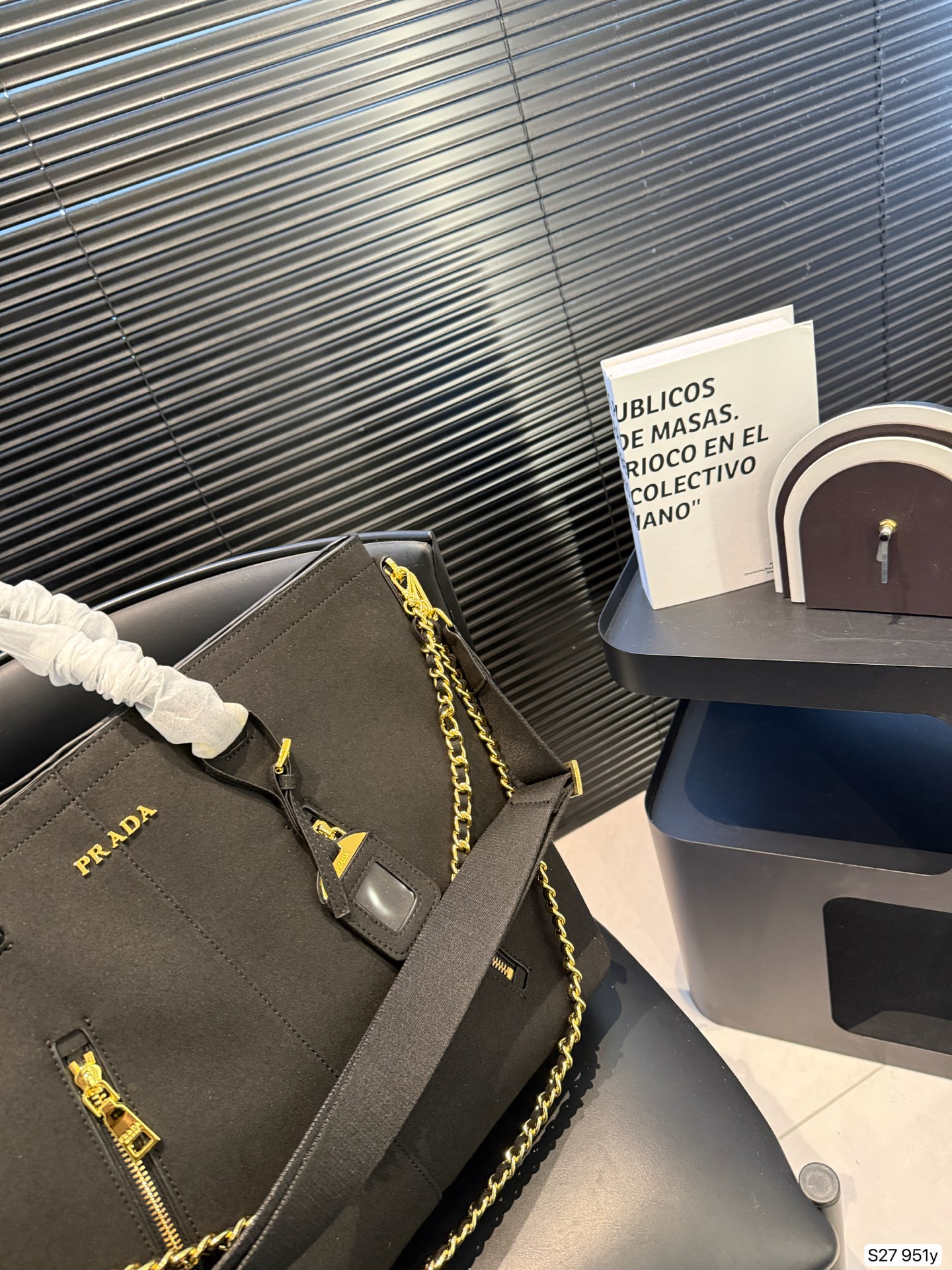 Prada P170 33 32 951 Tote Bag