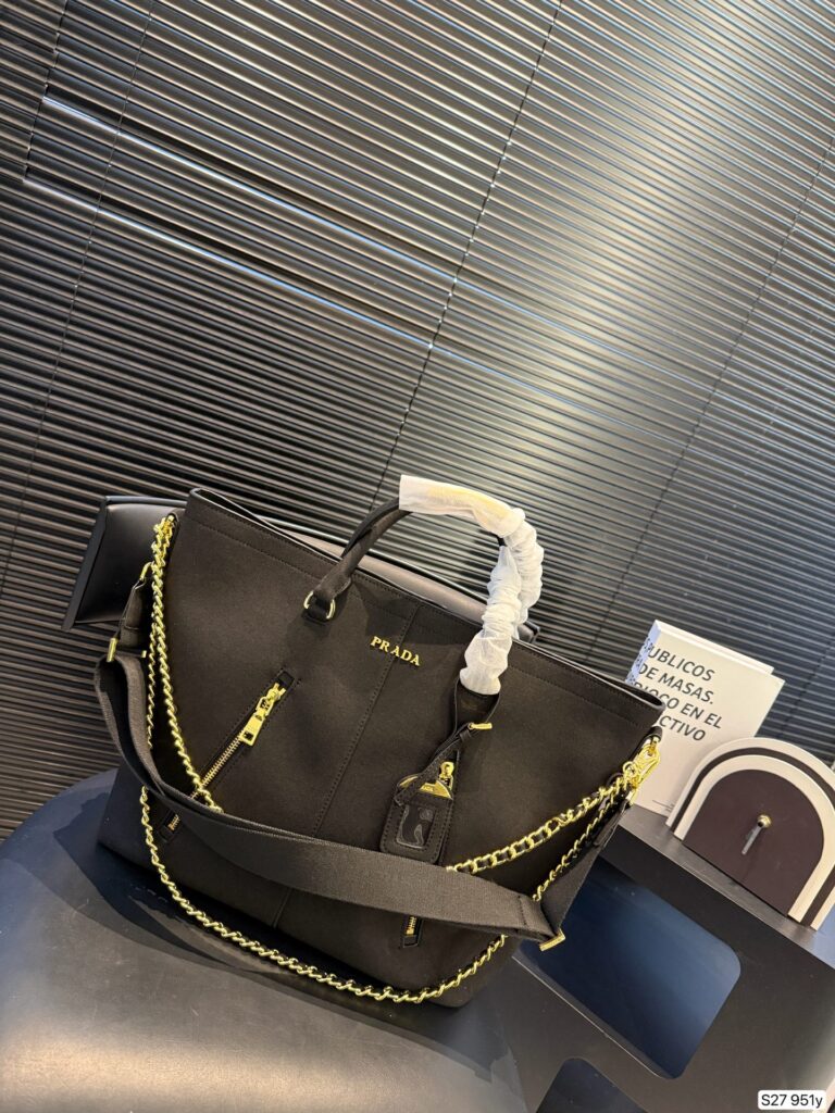 Prada P170 33 32 951 Tote Bag editorial product context 3