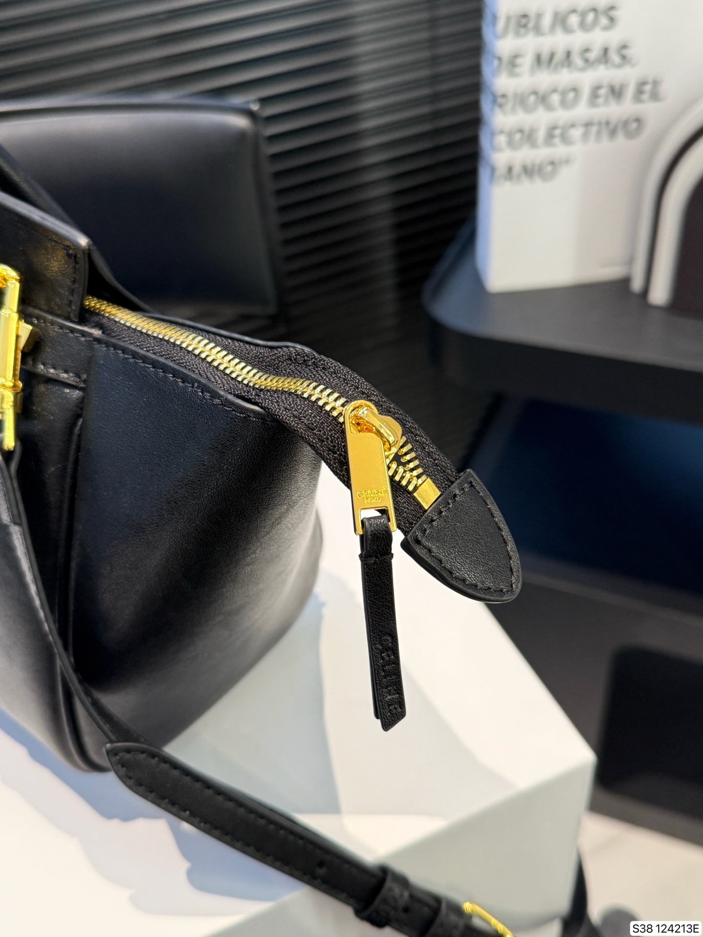 Celine P225 LUGGAGE 26 24 18 Handbag