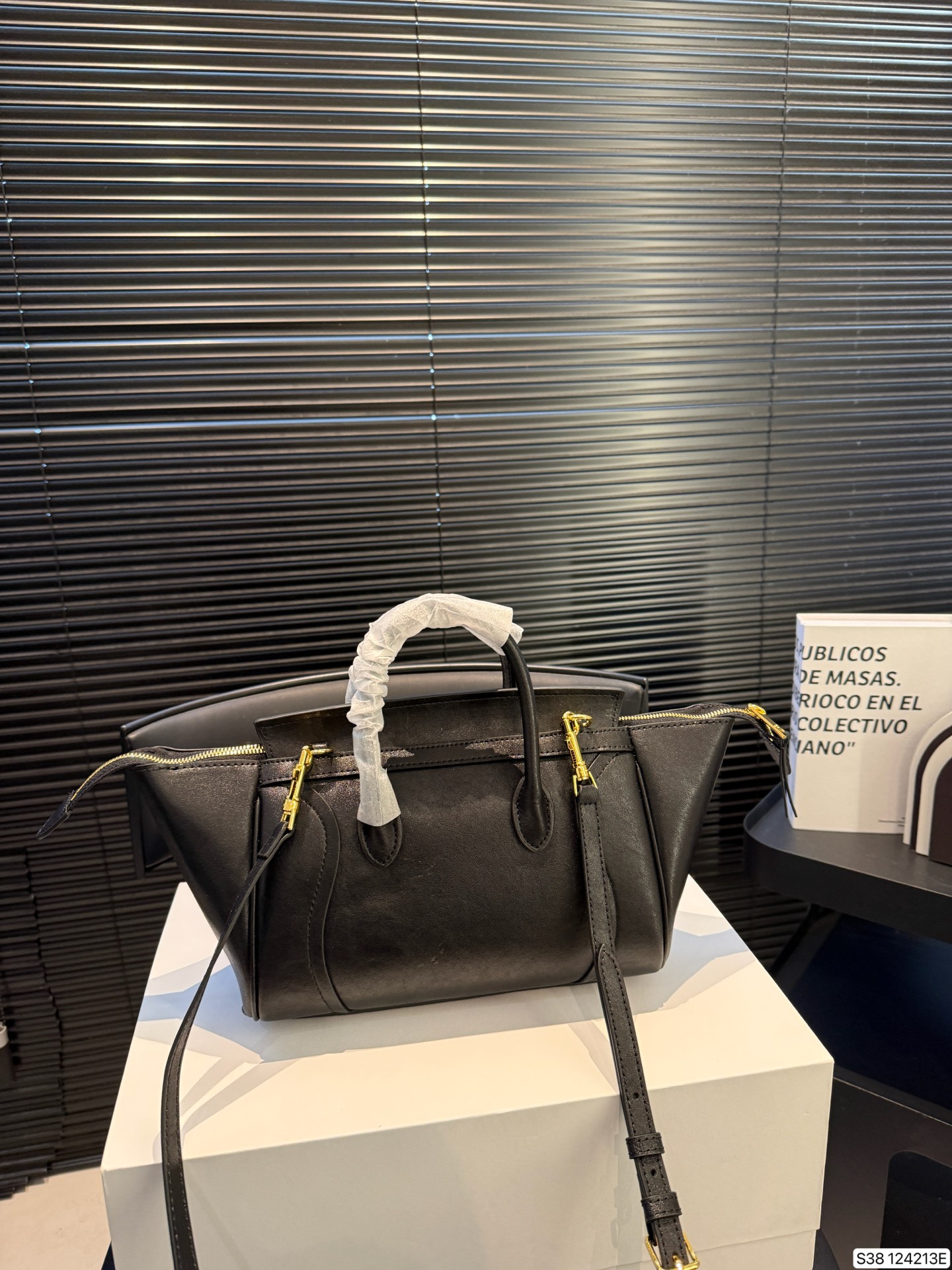 Celine P225 LUGGAGE 26 24 18 Handbag