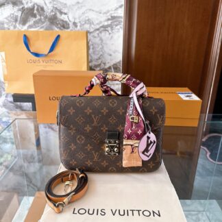 Louis Vuitton Métis Shoulder Bag