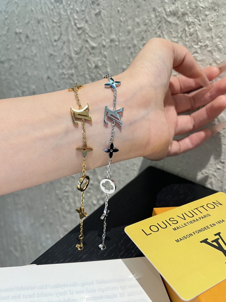 Designer L228 Bracelet editorial product context 2