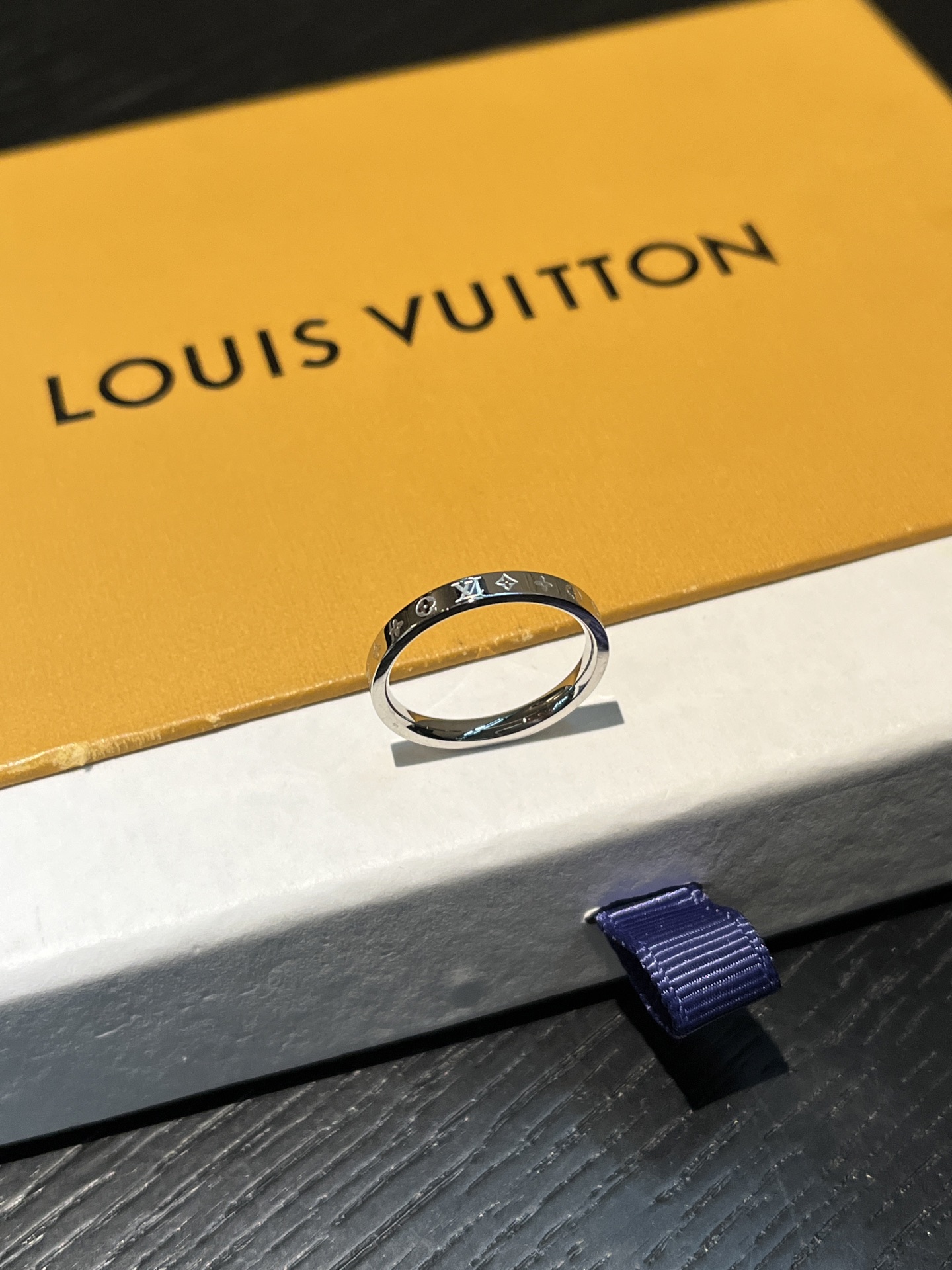 Designer J033 Ring