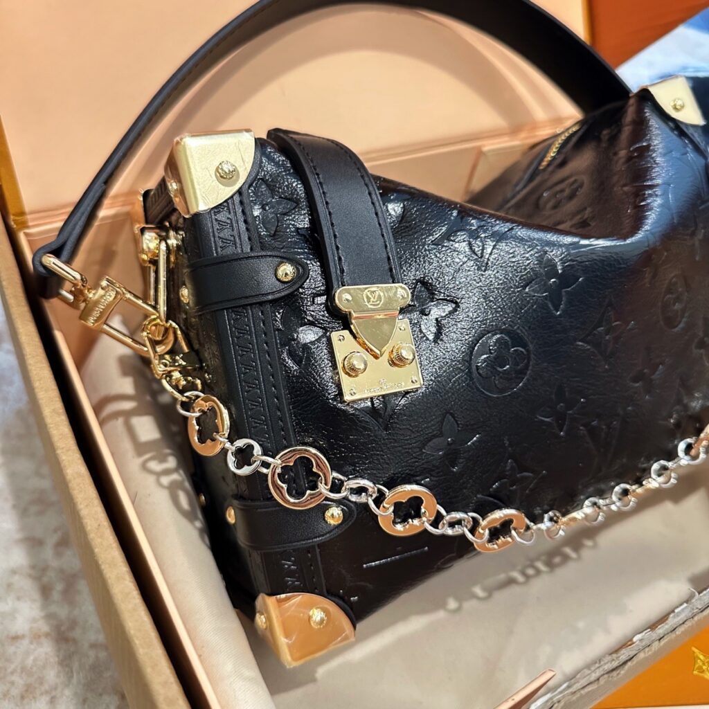 Louis Vuitton Black Leather Shoulder Bag editorial product context 2