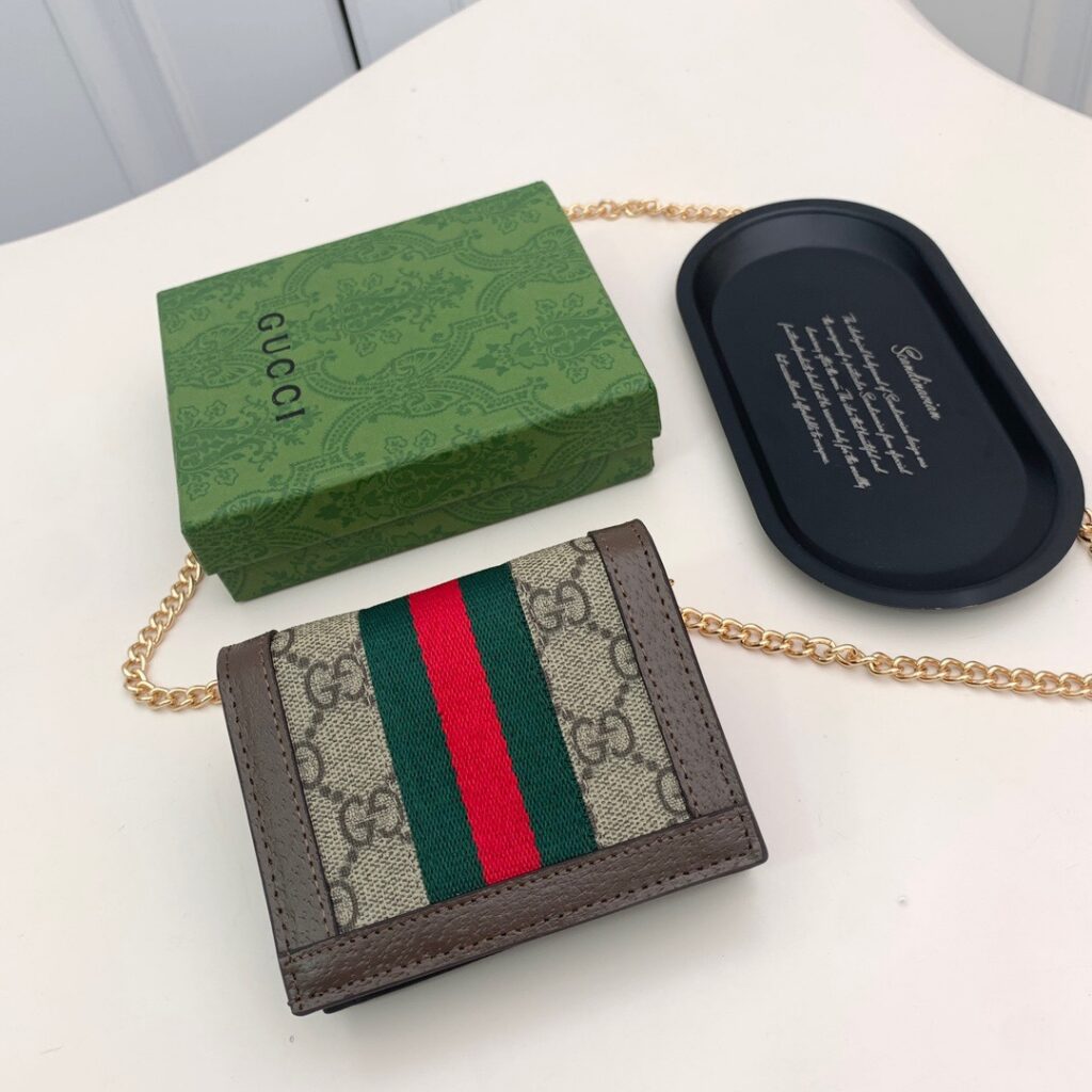 Gucci Ophidia Wallet editorial product context 3