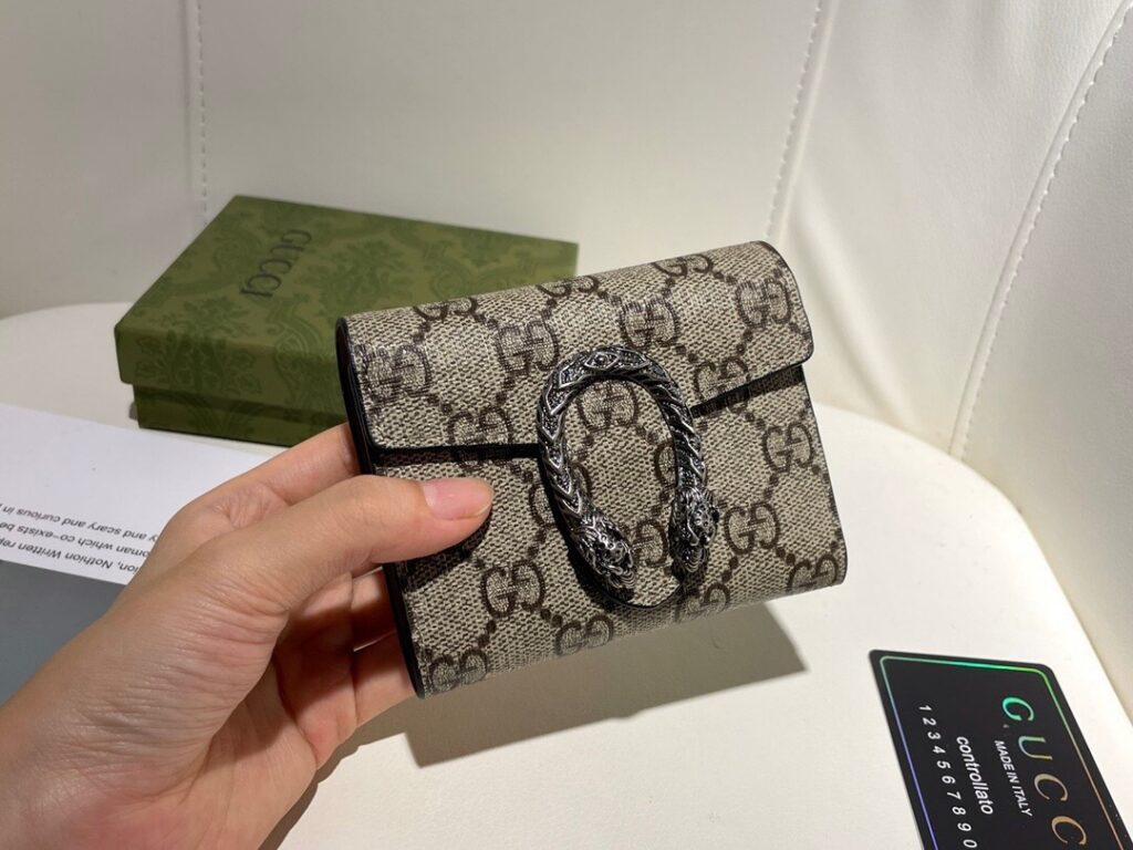 Gucci Dionysus Black GG Supreme Wallet 11.5 x 10 cm editorial product context 1