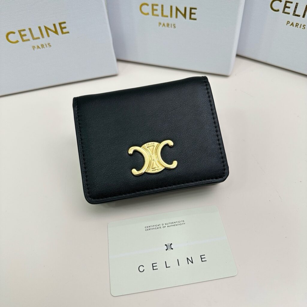 Celine Triomphe Leather Card Holder 11 x 9 cm editorial product context 1