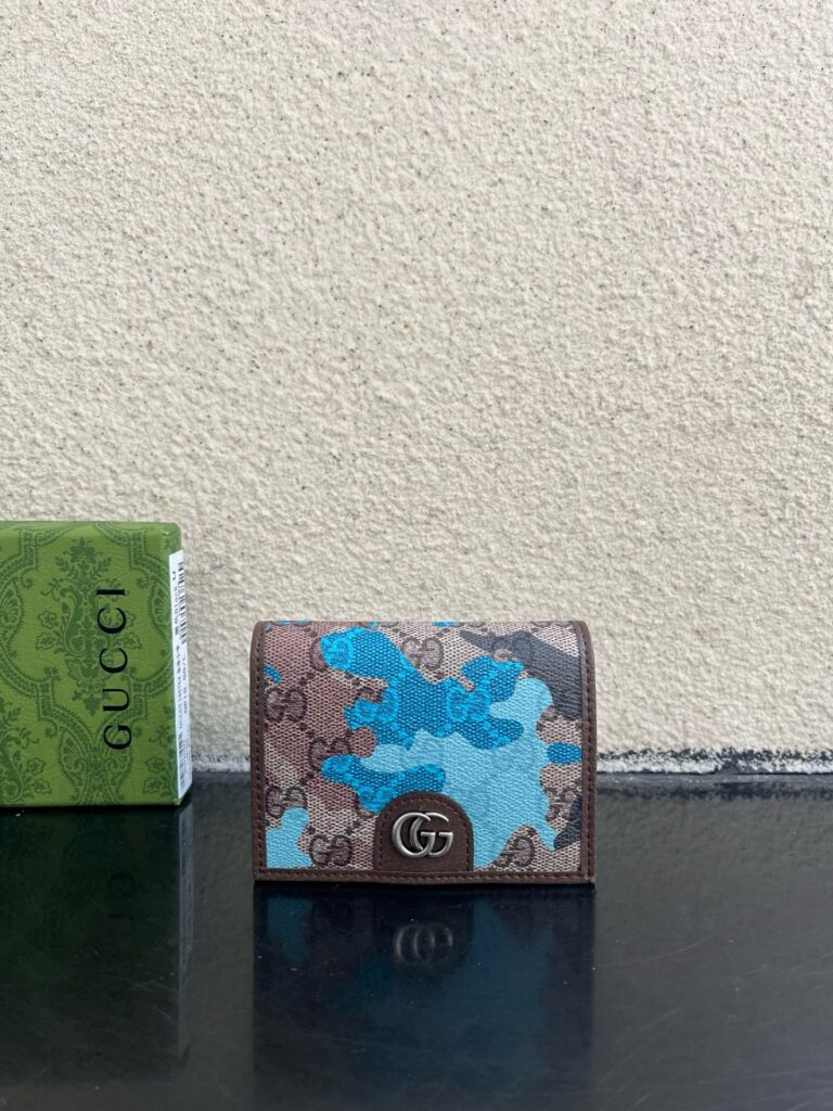 Gucci Gg Supreme Pink Canvas Wallet editorial product context 2