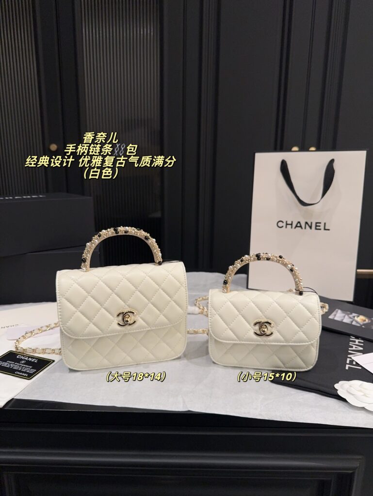 Chanel Logo Ma Small Black Lambskin Leather Card Holder 18 x 14 cm editorial product context 1