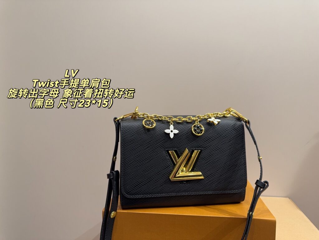 Designer EU5 Bag editorial product context 1