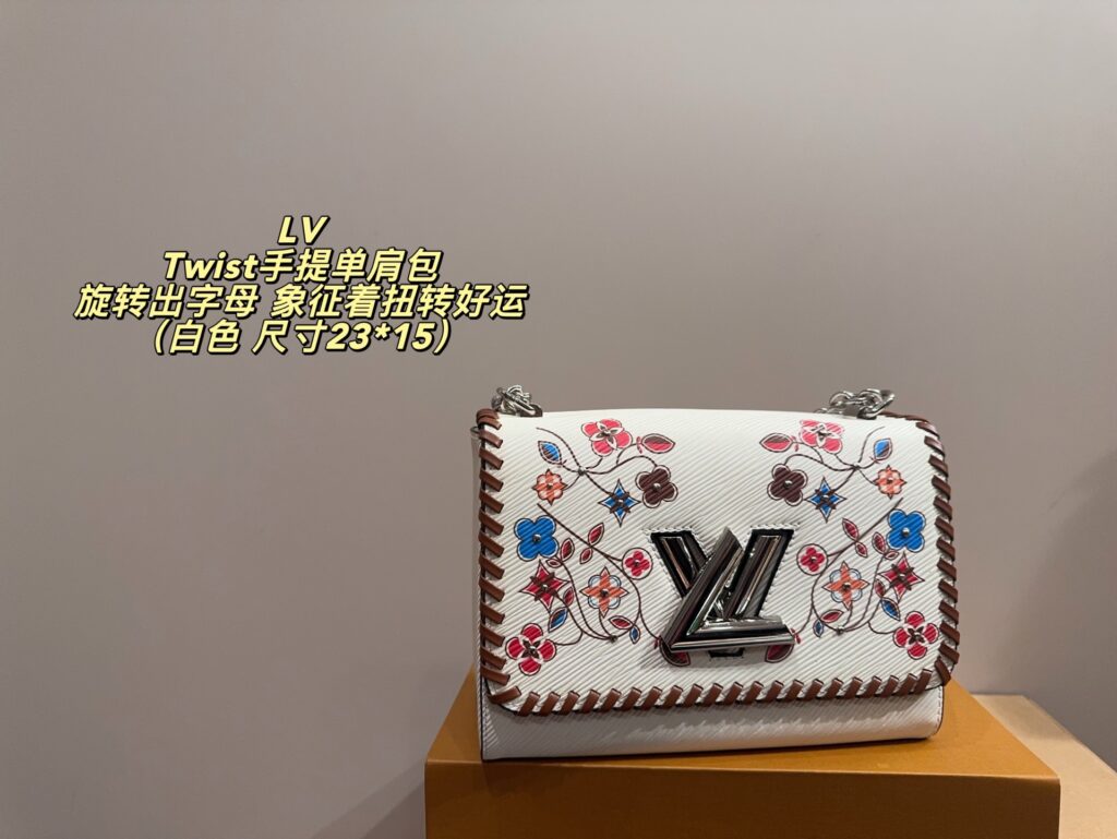Designer IINT Bag editorial product context 3