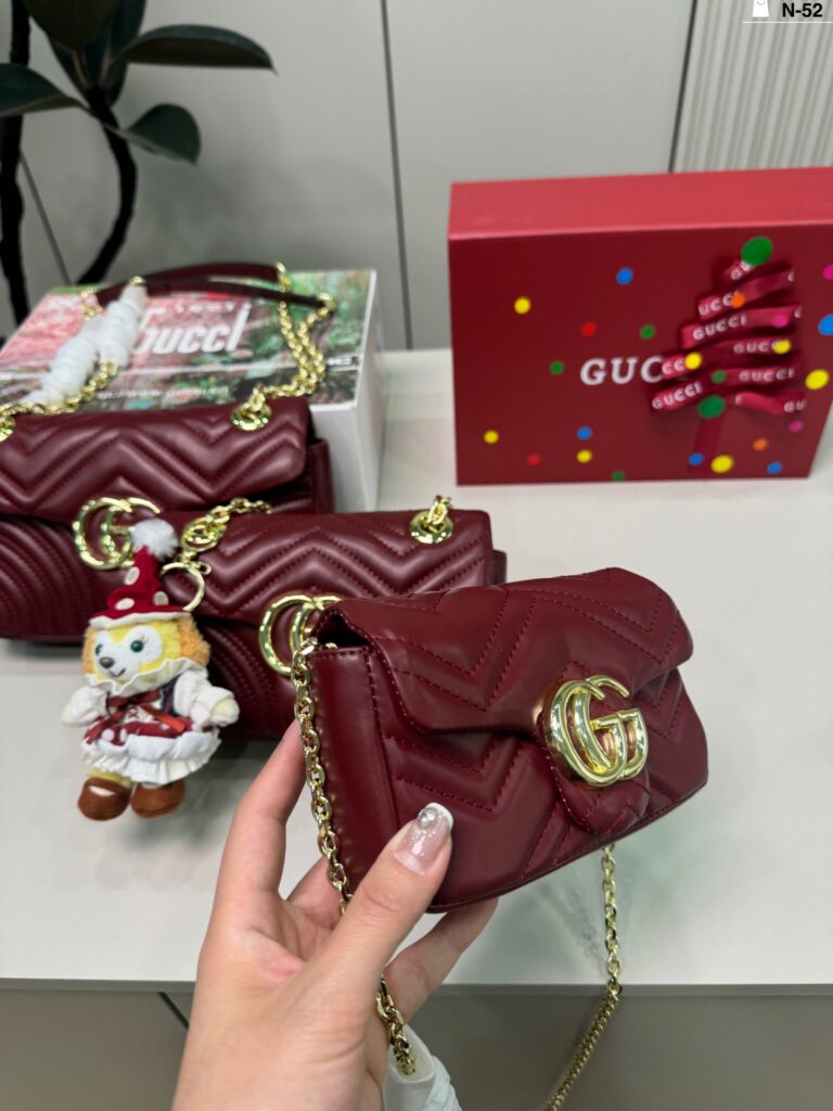 Gucci Gg Marmont Leather Shoulder Bag editorial product context 2